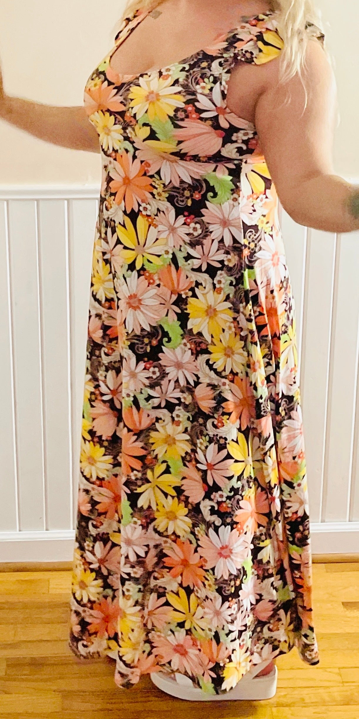 70’s Disco Daisy Floral Maxi Dress (S-L)
