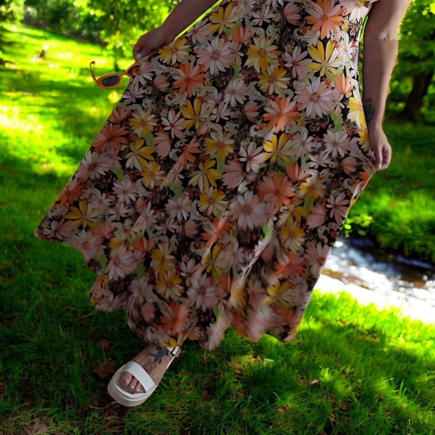 70’s Disco Daisy Floral Maxi Dress (S-L)