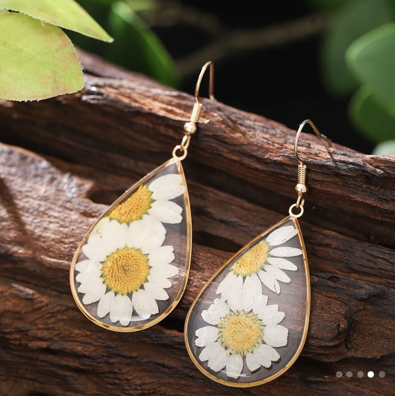 Daisy Drop Earrings