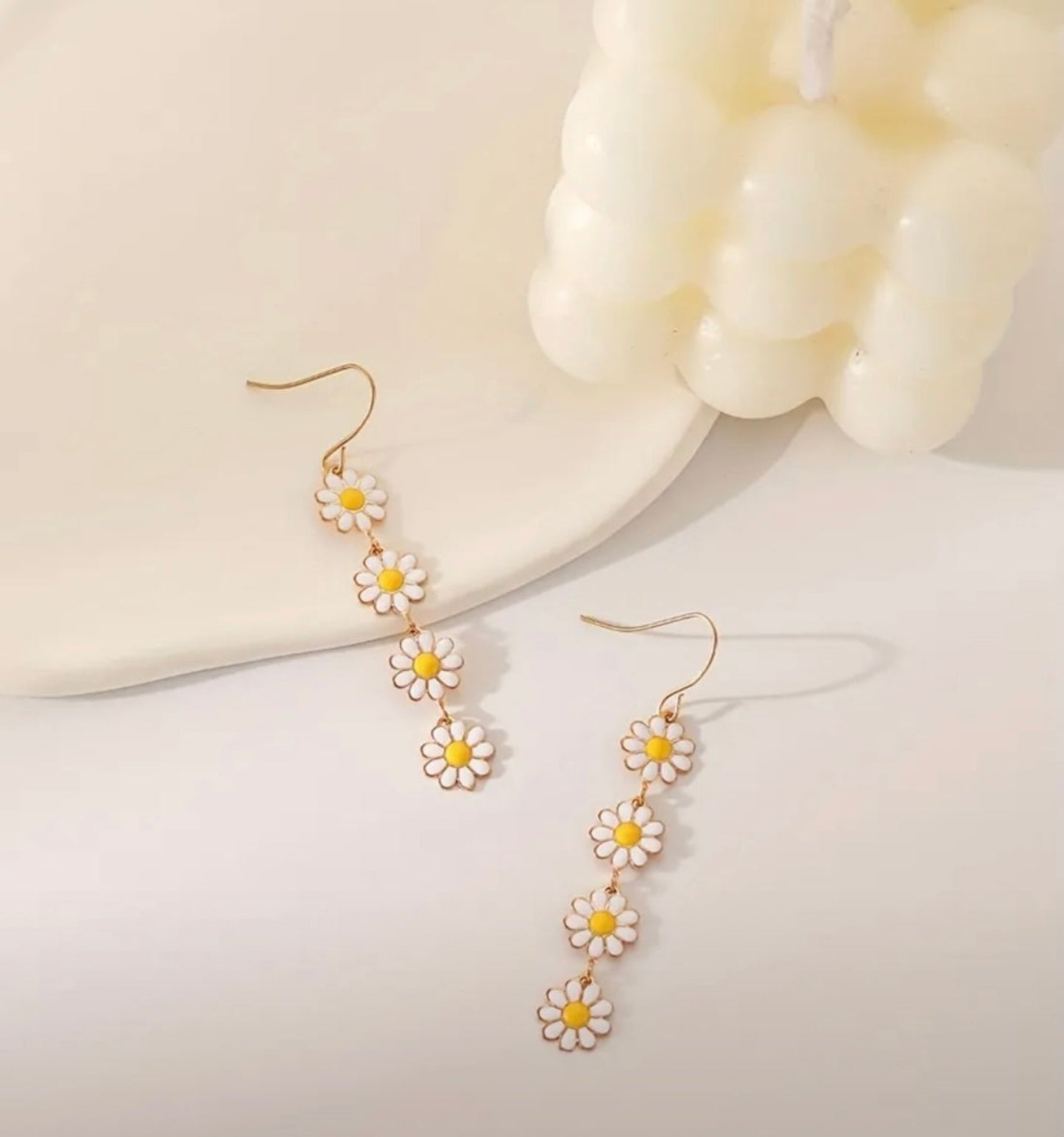 Hazy Daisy Choker + Earrings Set