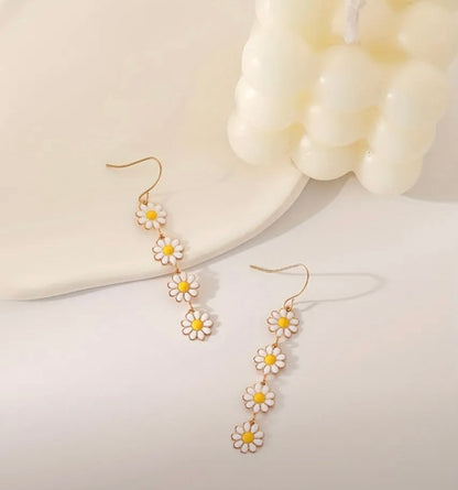 Hazy Daisy Choker + Earrings Set