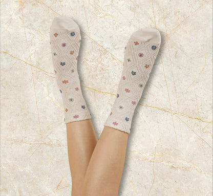 Dainty Daisy Crew Socks
